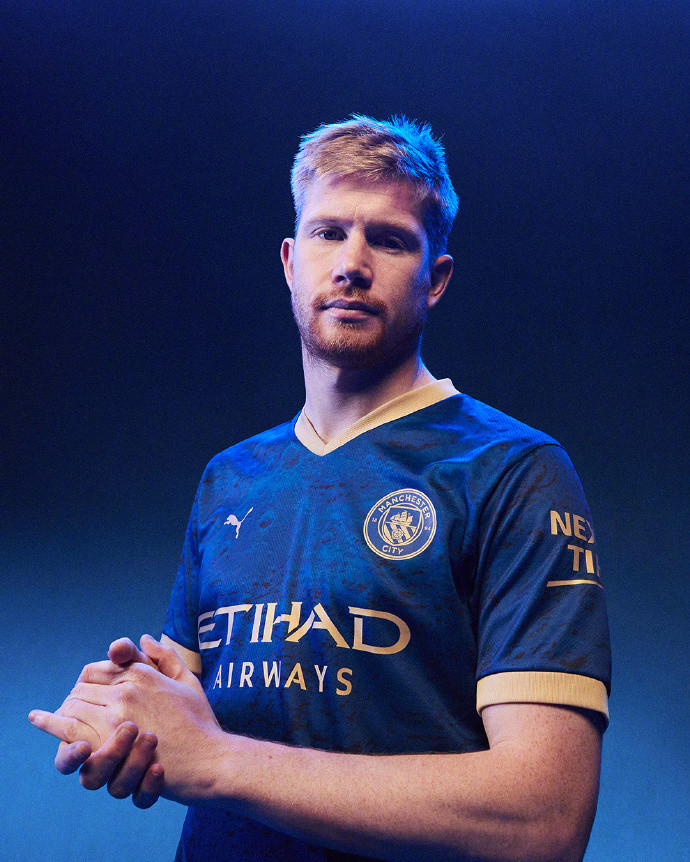 琼斯：奎因能看到很多中锋看不到的机会，让所有人参与进攻