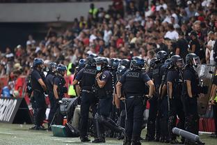 38岁后单赛季为意甲升班马攻入至少4球，瓦尔迪是历史第二人（瓦尔迪成史上第二位38岁后单季为意甲升班马攻入至少4球的球员）