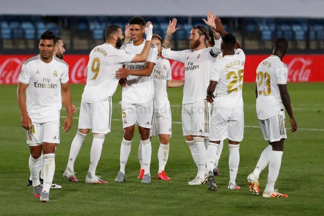 12月10日！欧冠英冠等比赛开打！会有冷门吗？