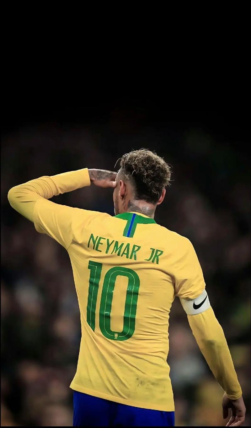 59岁的罗马里奥已与22岁女友分手，巴媒：他又有了新约会对象