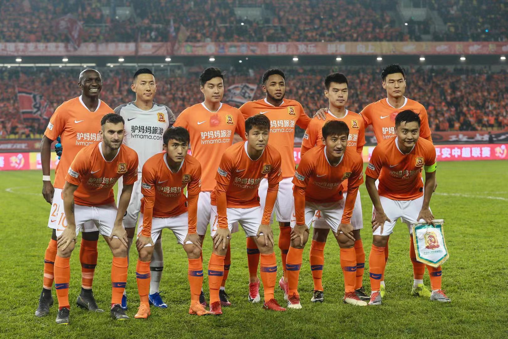 足球报：浙江队未来要争取中超冠军，卡内达是否留任还没定（足球报：浙江队瞄准中超冠军，卡内达去留未定）