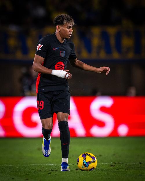 阿斯：巴萨冬窗不会乱卖人，米纳和穆里略的例子仍历历在目（阿斯报：巴萨冬窗不会轻易出售球员，米纳与穆里略的教训犹在眼前）