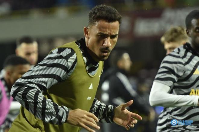 巴萨新星破门展示未来潜力